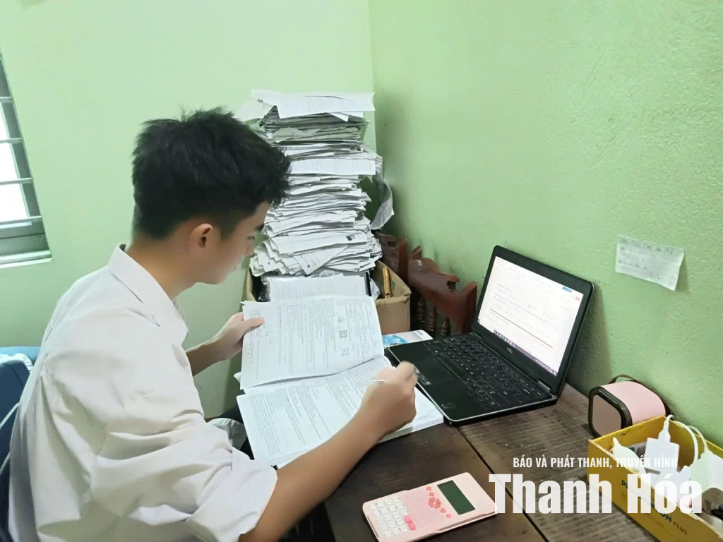 Anh-tin-bai